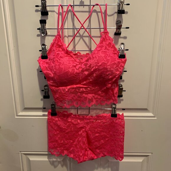 ❣️2/$36 NWOT Lingerie Set Fuchsia Pink Lace Strappy Bralette Bra Skimpy Panties - Picture 1 of 7